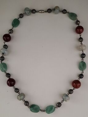 Green and Red Beaded Women's Necklace with Decorative Silver-Tone Accents